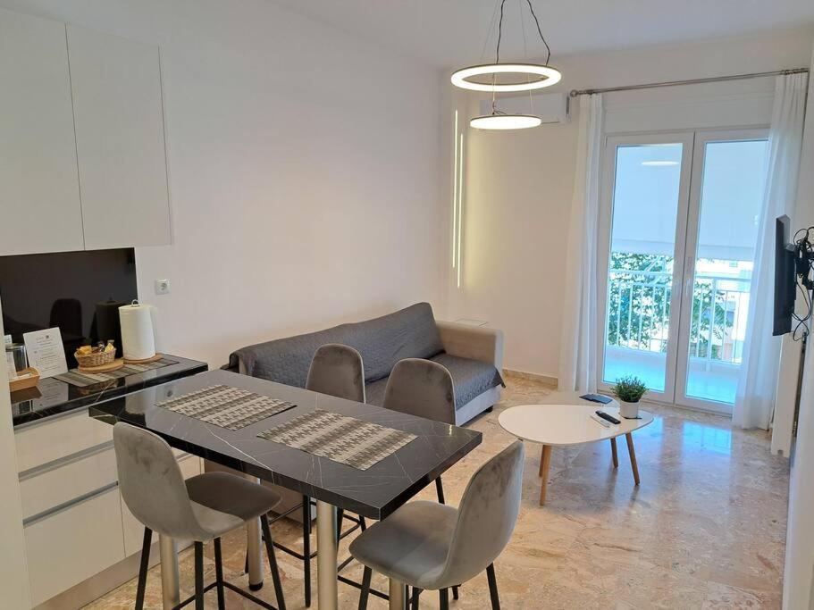 Luxury Suite Patras Eksteriør billede